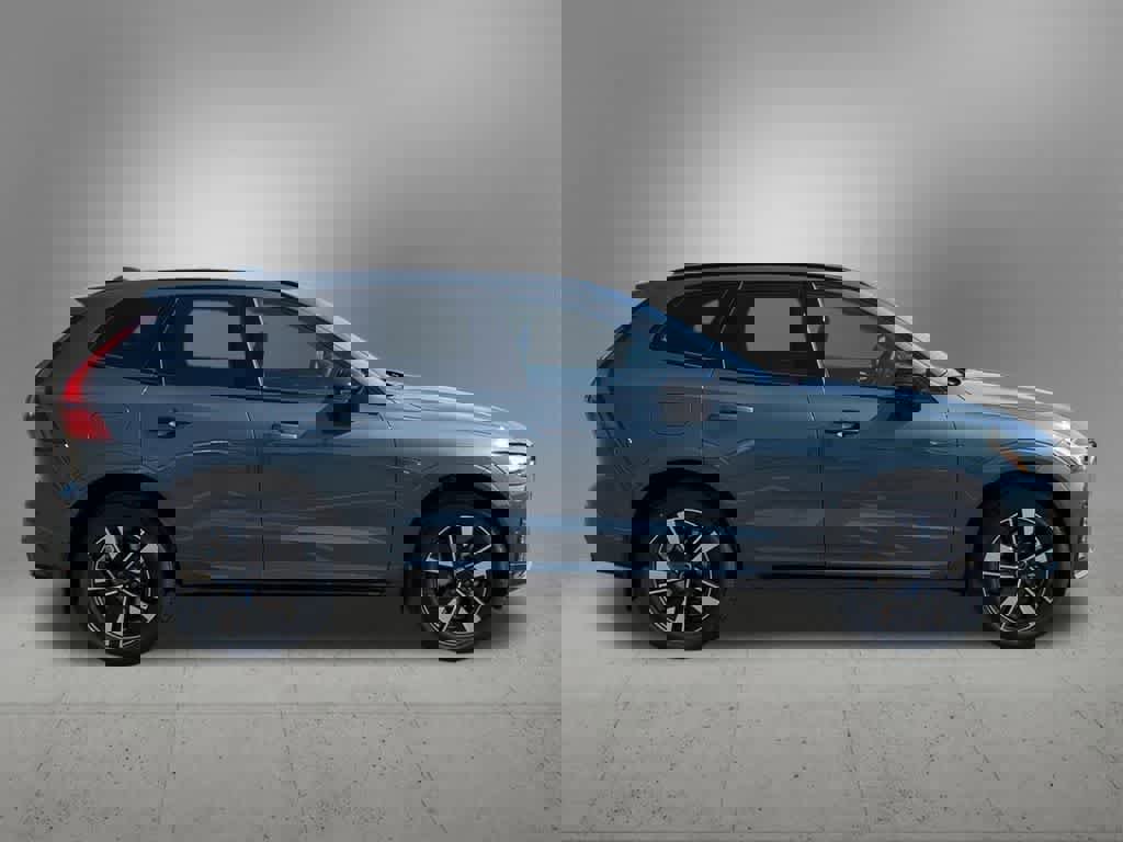 New 2026 Volvo XC60 B5 Plus w/ Protection Package Premier AWD/4WD image 7