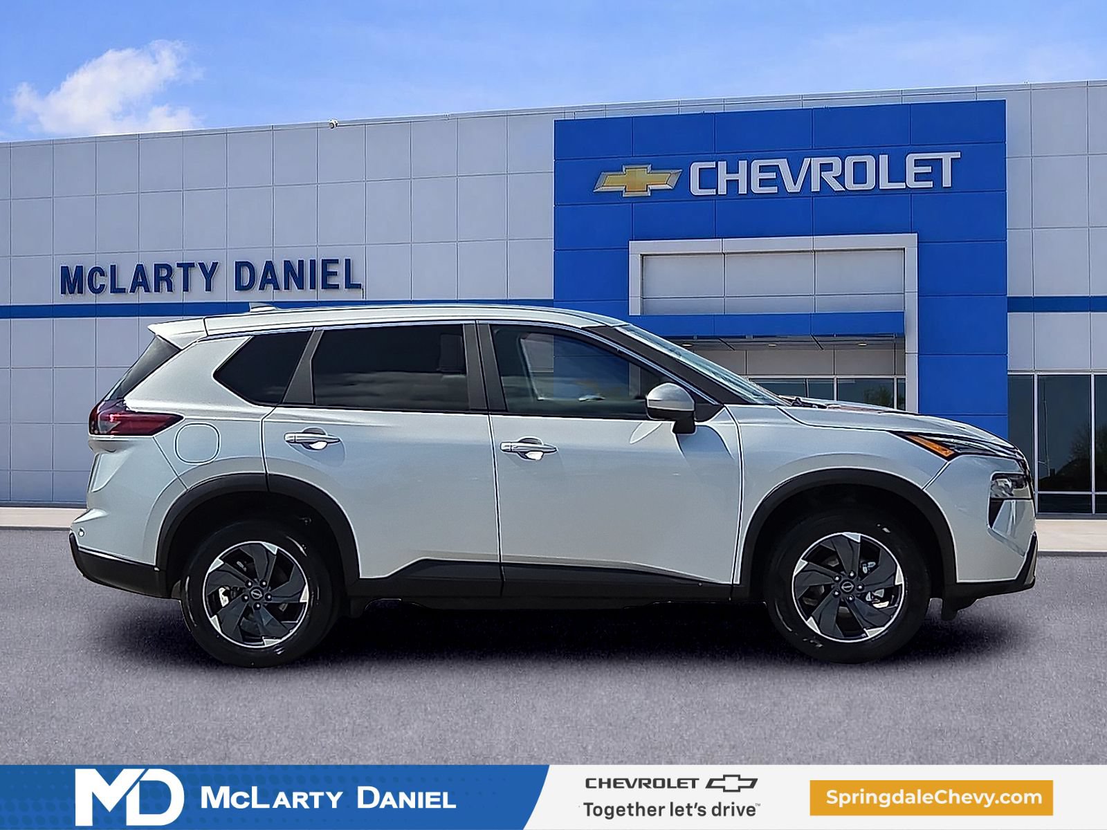 Used 2025 Nissan Rogue SV FWD image 6
