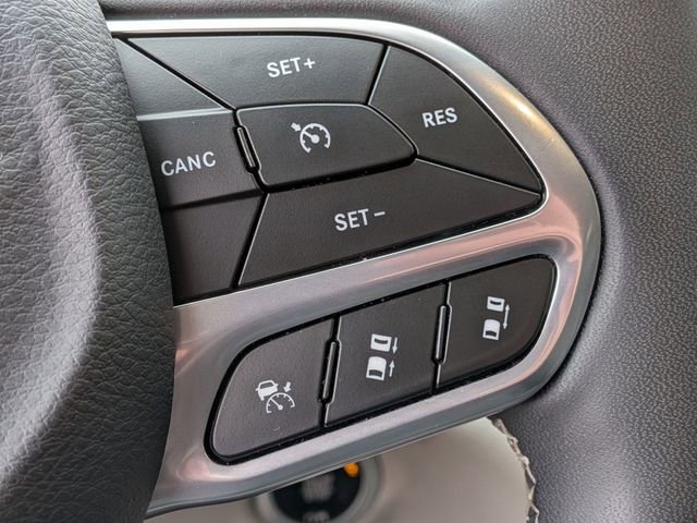 Certified 2023 Chrysler Pacifica Touring-L FWD image 19