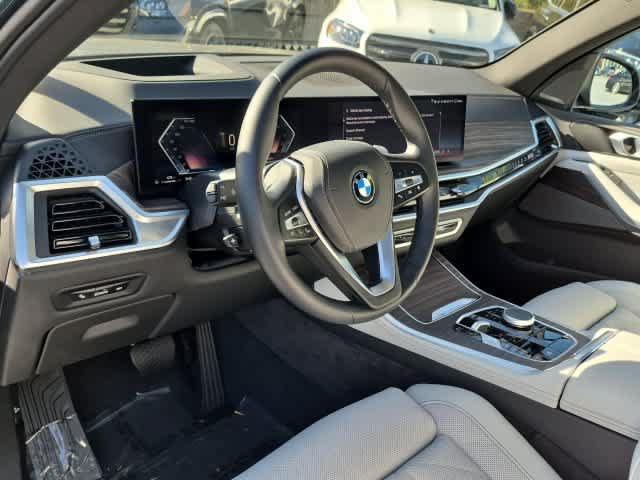 Used 2025 BMW X5 xDrive40i w/ Premium Package AWD/4WD image 10