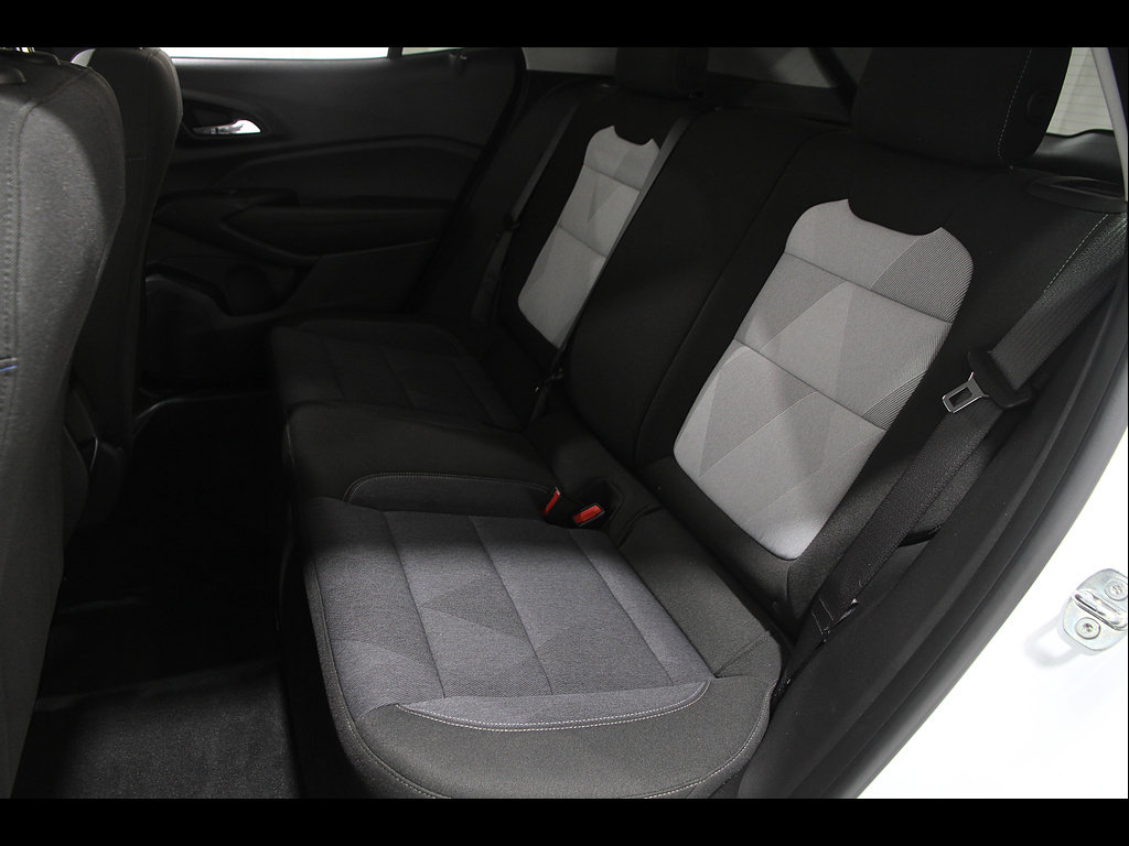 Certified 2024 Chevrolet Trax LS w/ LS Convenience Package FWD image 18
