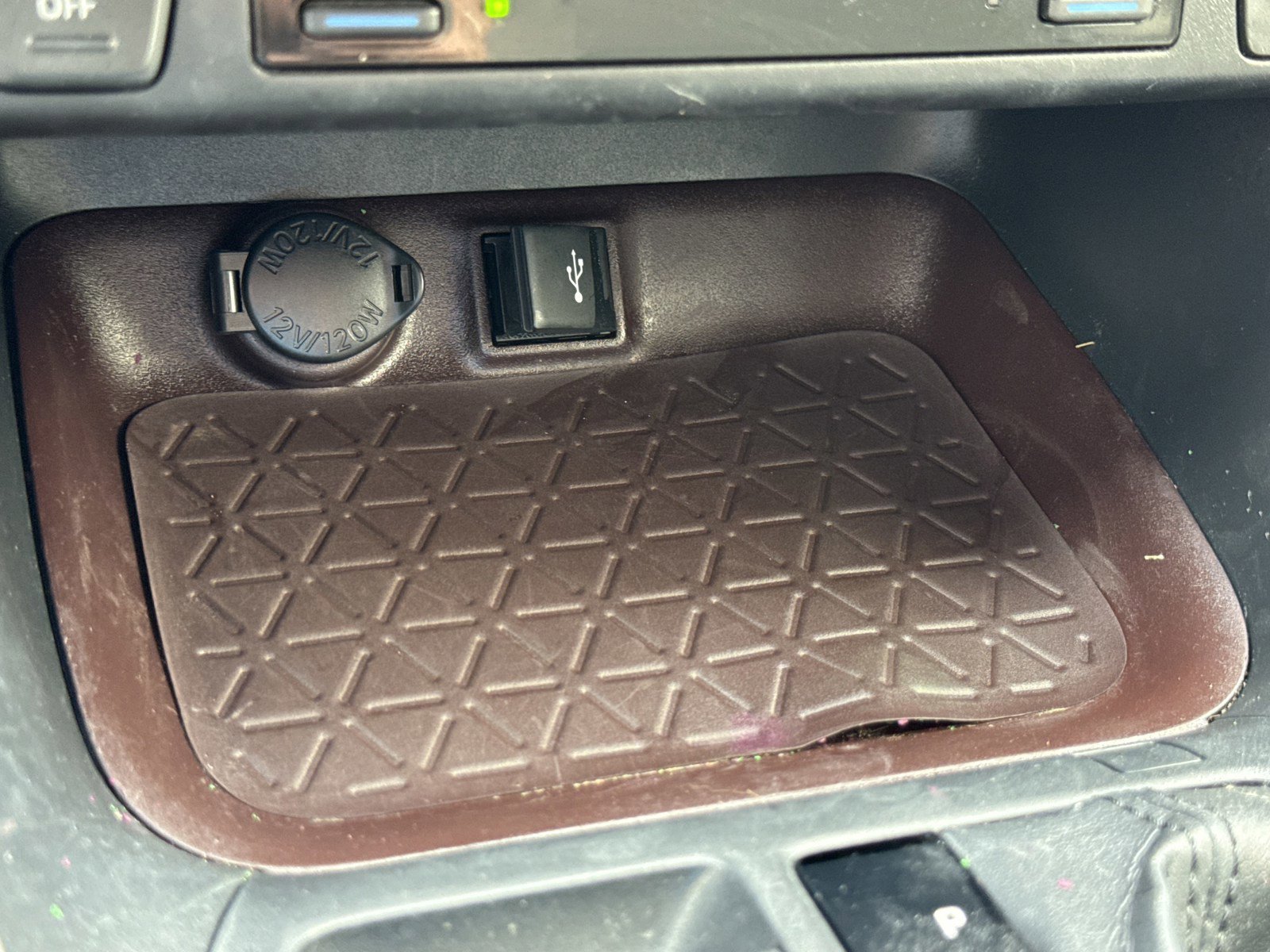 Used 2020 Toyota RAV4 Limited w/ Limited Grade Weather Package FWD image 30