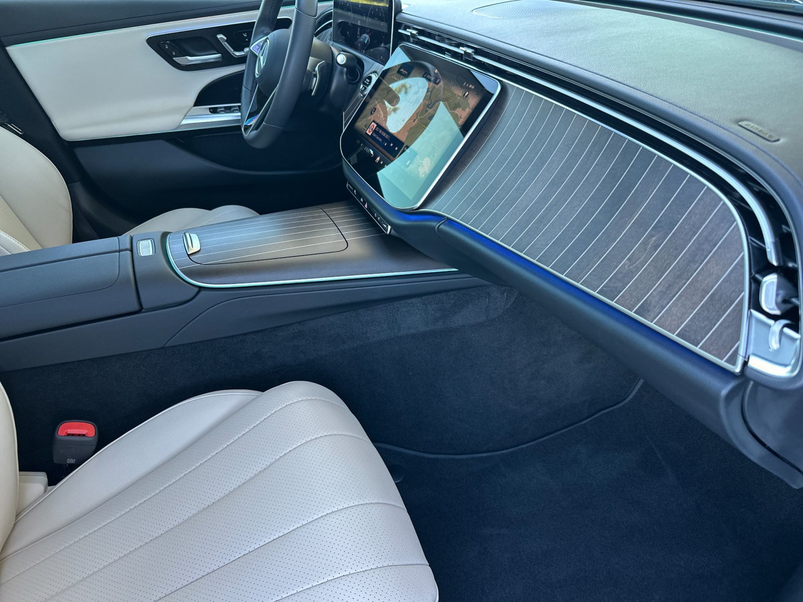 Certified 2024 Mercedes-Benz E 350 4MATIC Sedan image 17