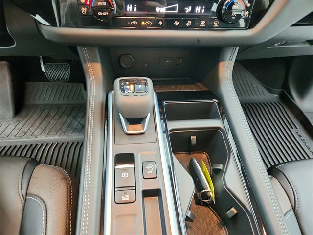 Used 2024 Nissan Pathfinder Platinum w/ Cargo Package image 27