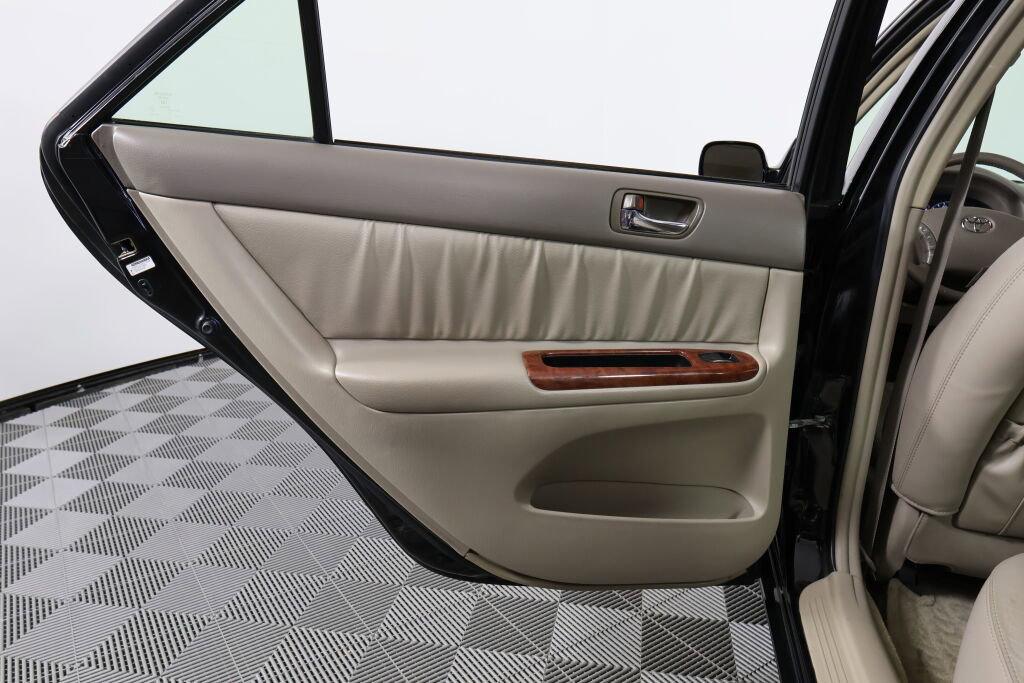 Used 2005 Toyota Camry XLE image 14