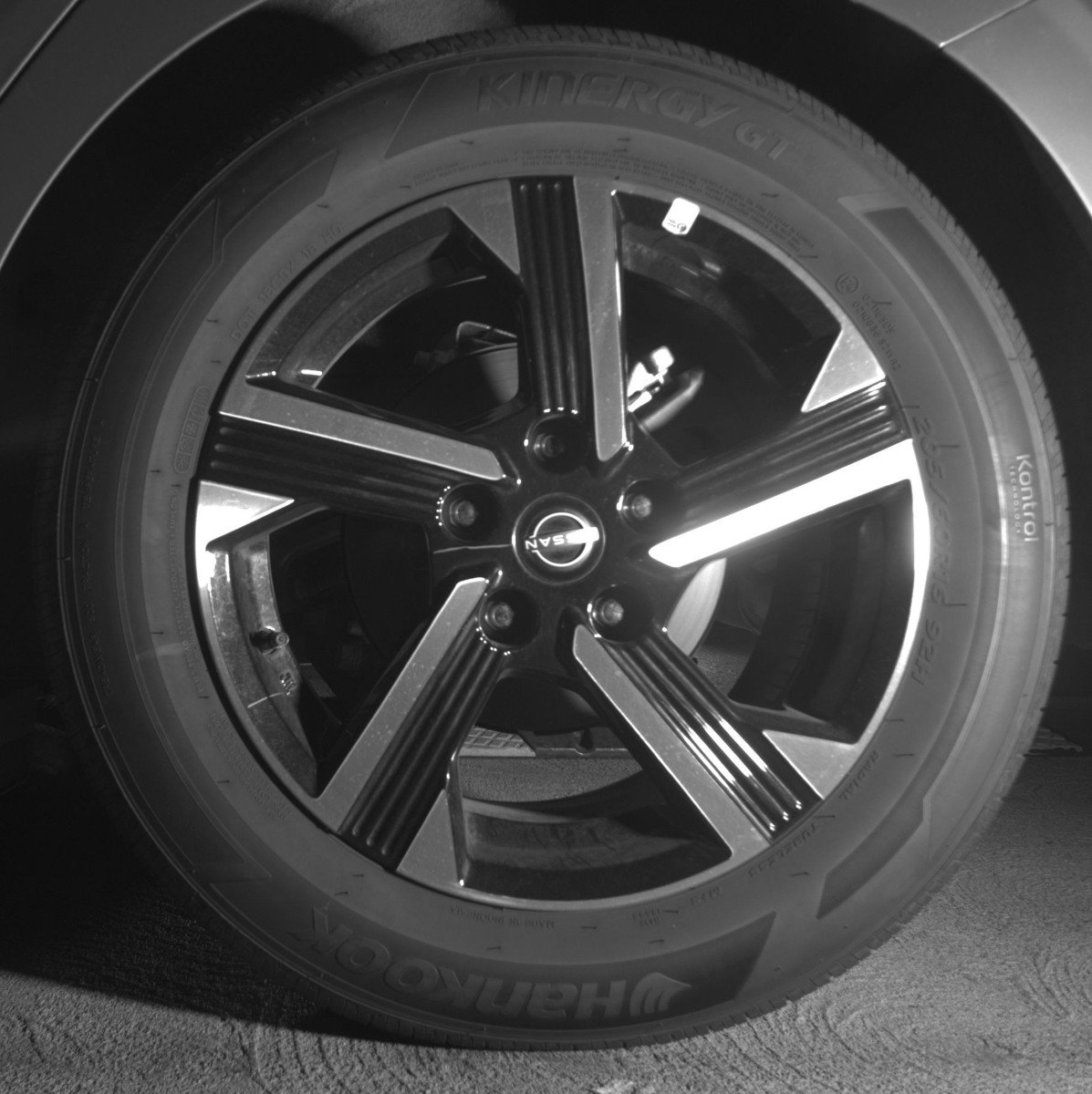 Used 2025 Nissan Sentra SV FWD image 14