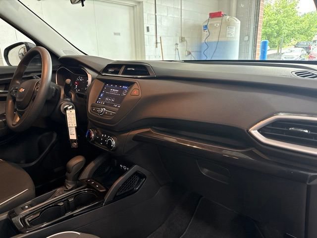 Used 2023 Chevrolet TrailBlazer LS FWD image 28
