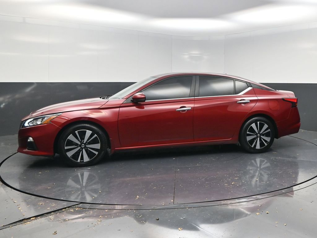 Used 2022 Nissan Altima 2.5 SV w/ SV Premium Package image 3