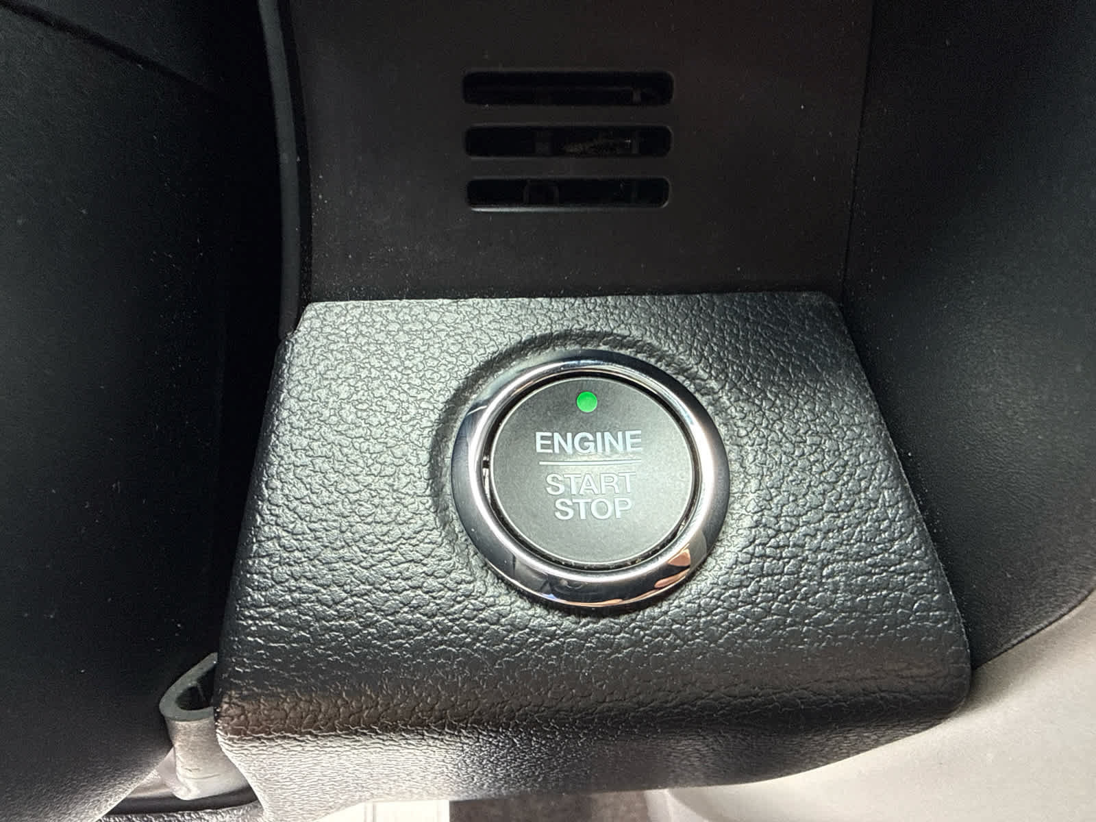 Used 2018 Ford Expedition XLT w/ Equipment Group 202A AWD/4WD image 19
