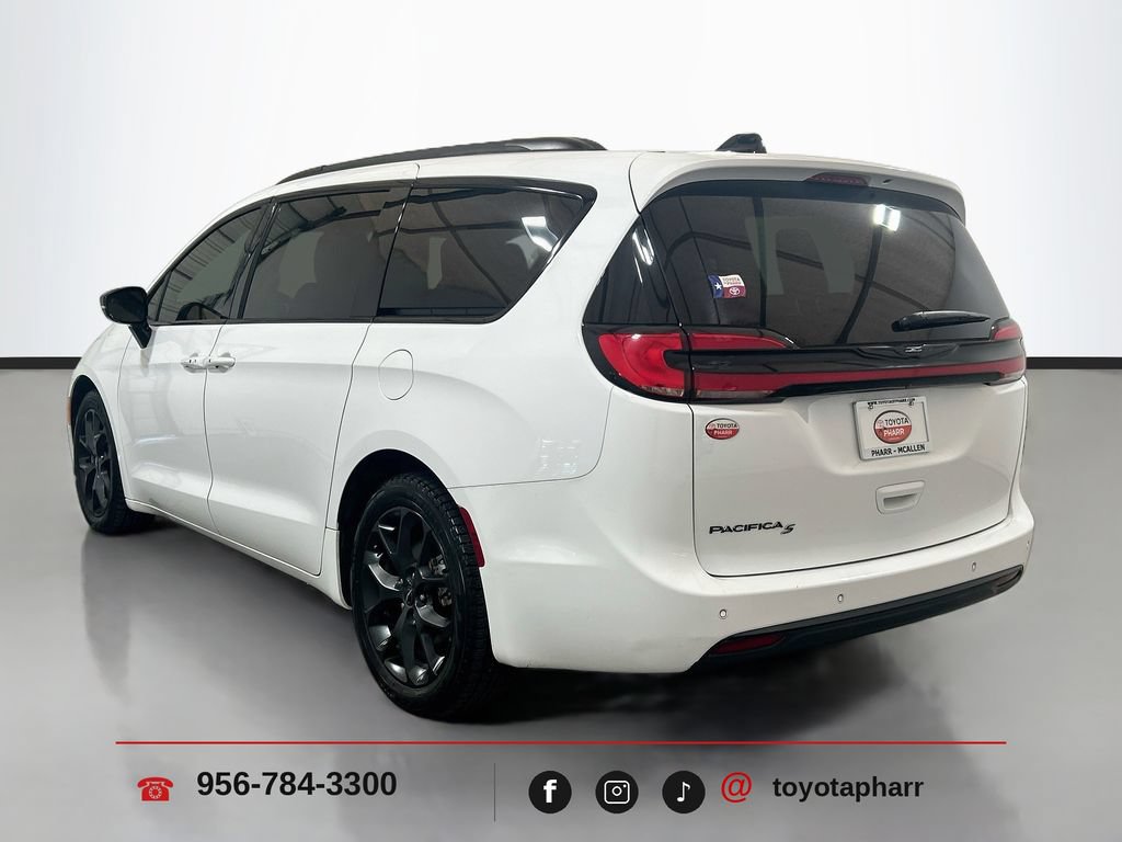 Used 2024 Chrysler Pacifica Touring-L w/ S Appearance Package FWD image 7