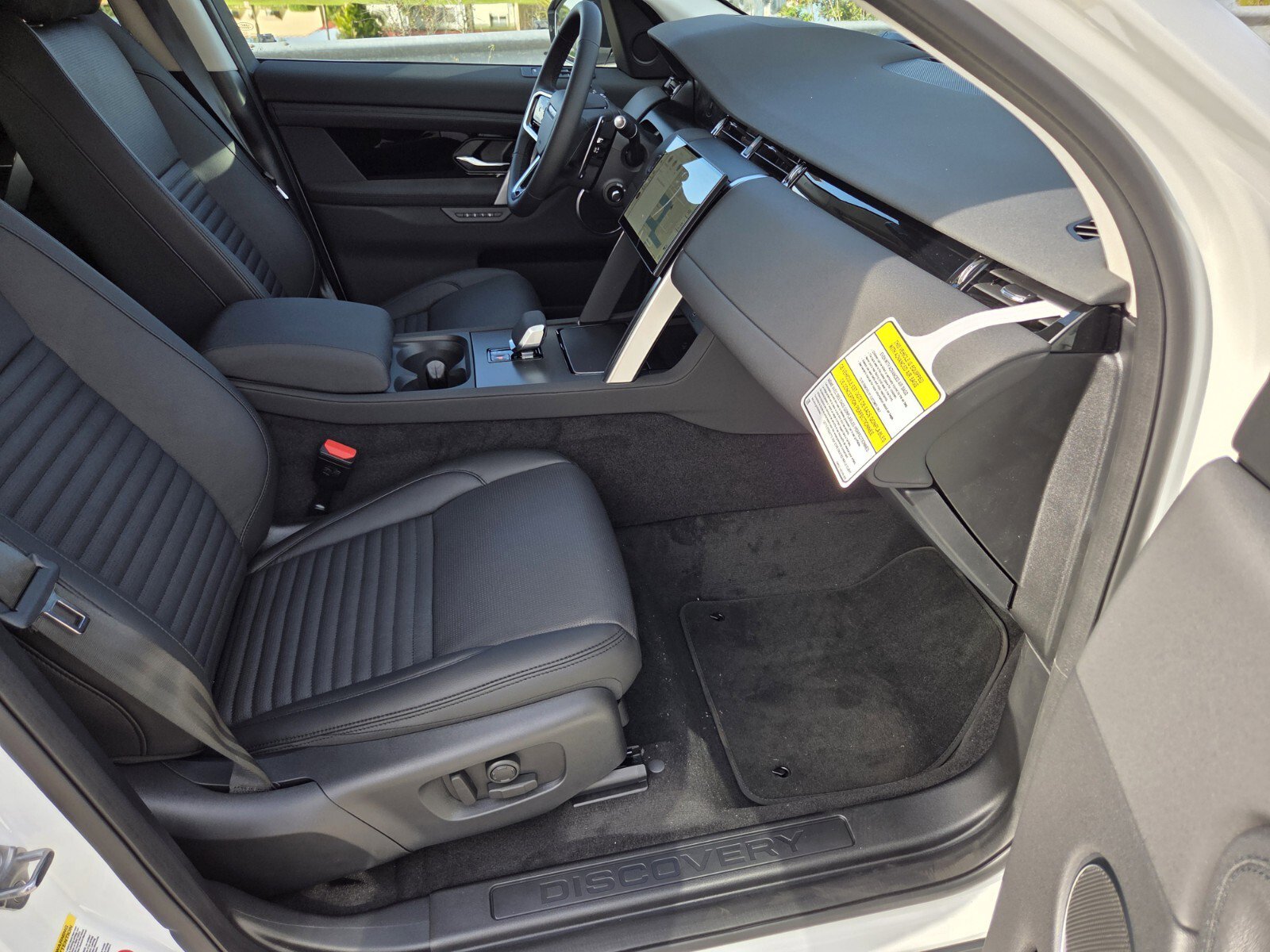 Used 2025 Land Rover Discovery Sport S image 30