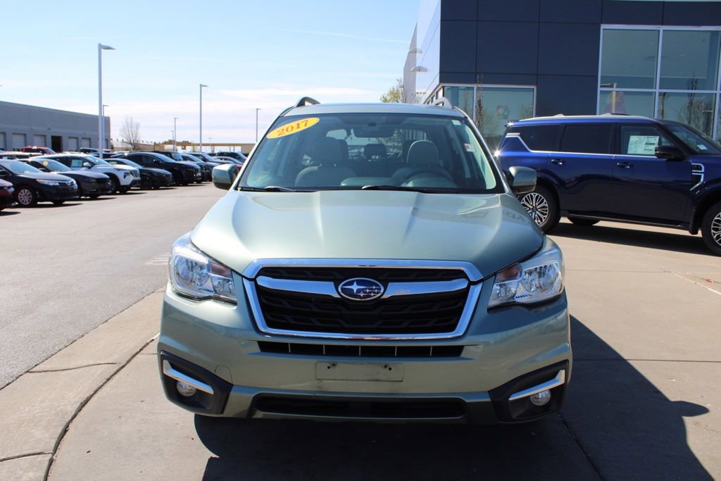 Used 2017 Subaru Forester 2.5i Limited image 2
