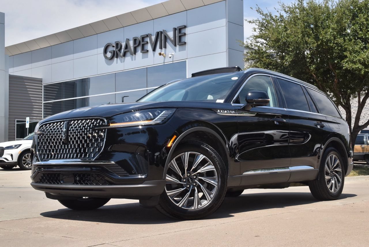Certified 2026 Lincoln Aviator AWD image 2