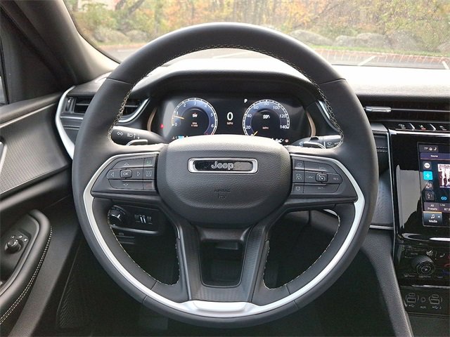 Used 2024 Jeep Grand Cherokee Altitude image 17