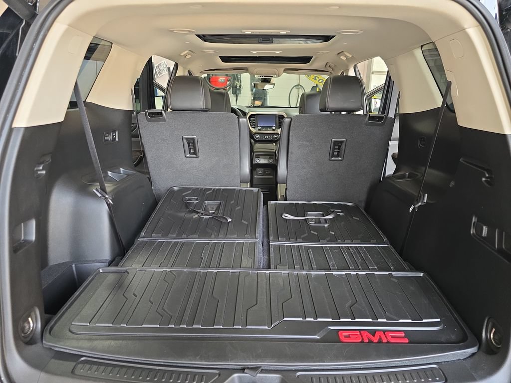 Certified 2023 GMC Acadia Denali w/ Black Diamond Edition AWD/4WD image 15