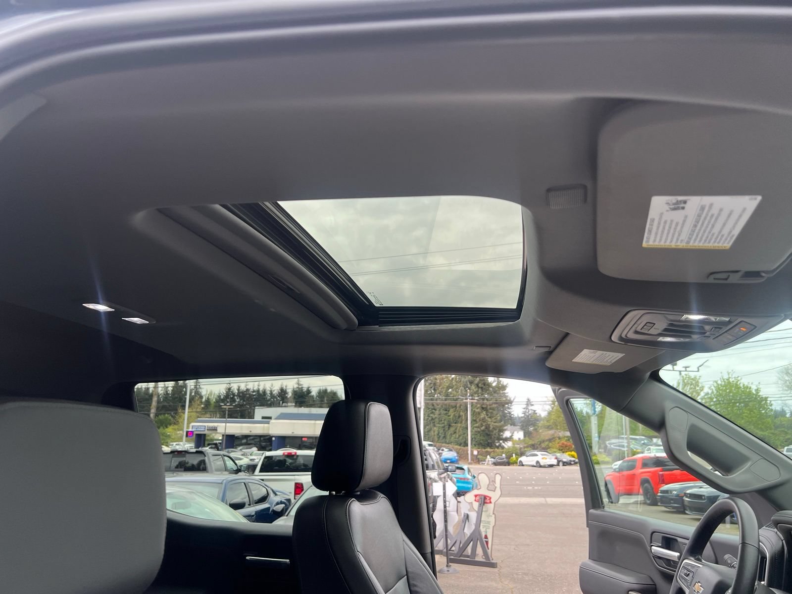 Used 2019 Chevrolet Silverado 1500 LTZ w/ LTZ Convenience Package AWD/4WD image 31