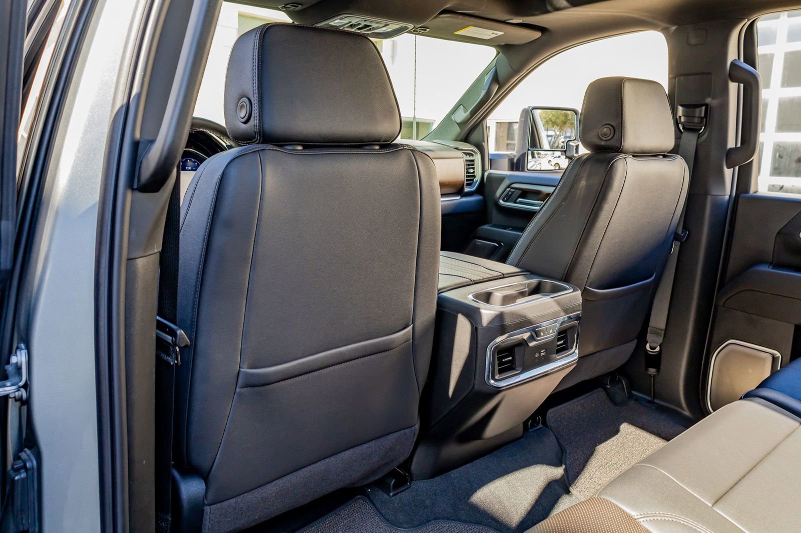 Used 2025 Chevrolet Silverado 2500 High Country w/ High Country Premium Package image 33