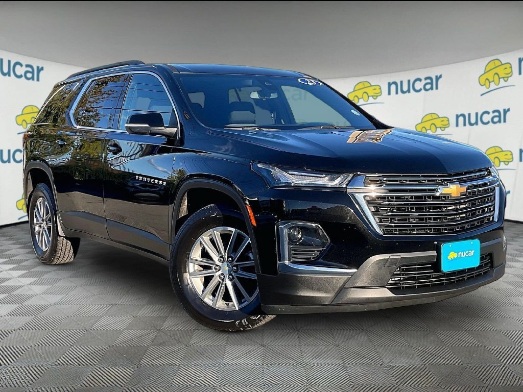 Used 2023 Chevrolet Traverse LT