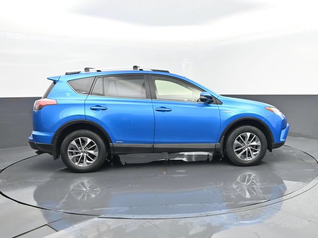 Used 2016 Toyota RAV4 XLE AWD/4WD image 4