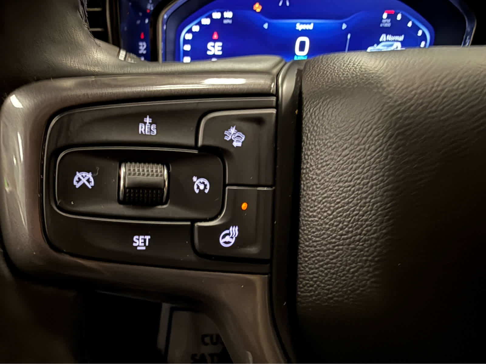 Used 2025 Chevrolet Silverado 2500 ZR2 w/ Technology Package image 13