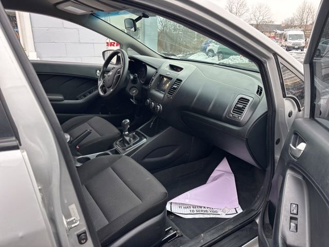 Used 2017 Kia Forte LX image 8