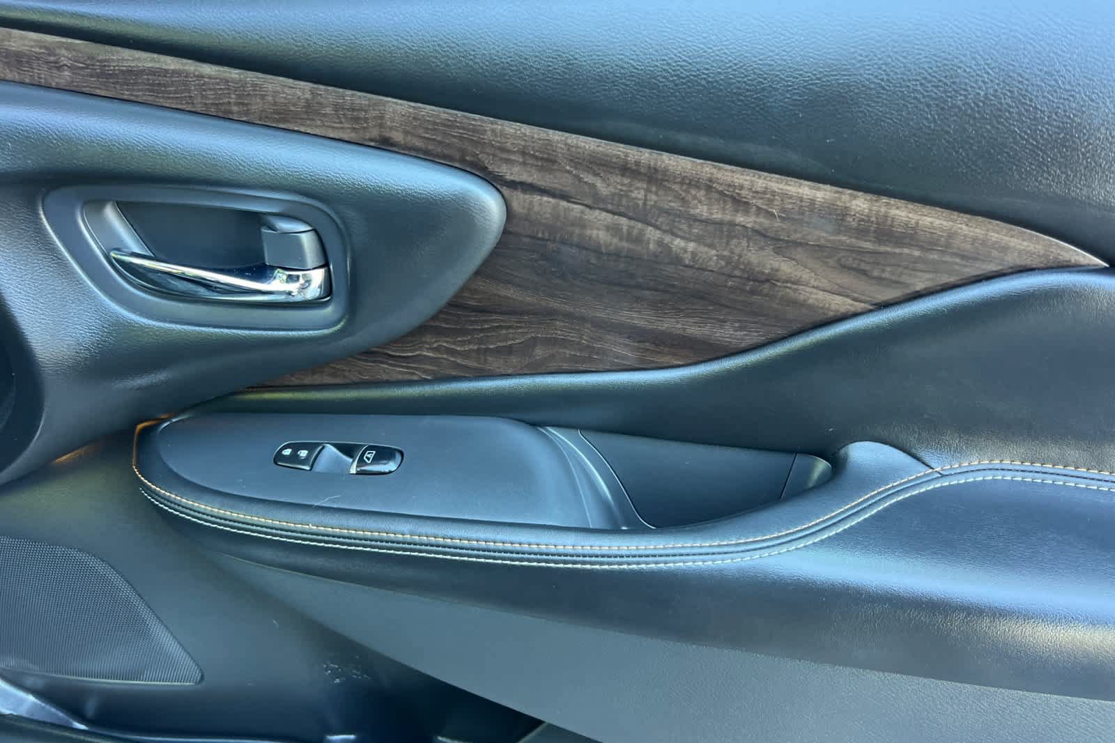 Used 2024 Nissan Murano Platinum w/ Cargo Package FWD image 19