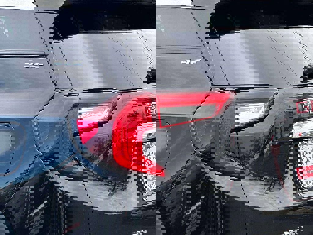 Used 2024 GMC Terrain SLE image 9