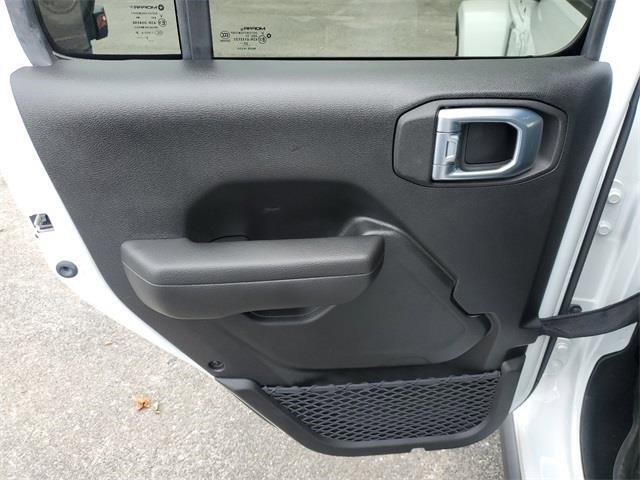 New 2023 Jeep Gladiator Willys image 8