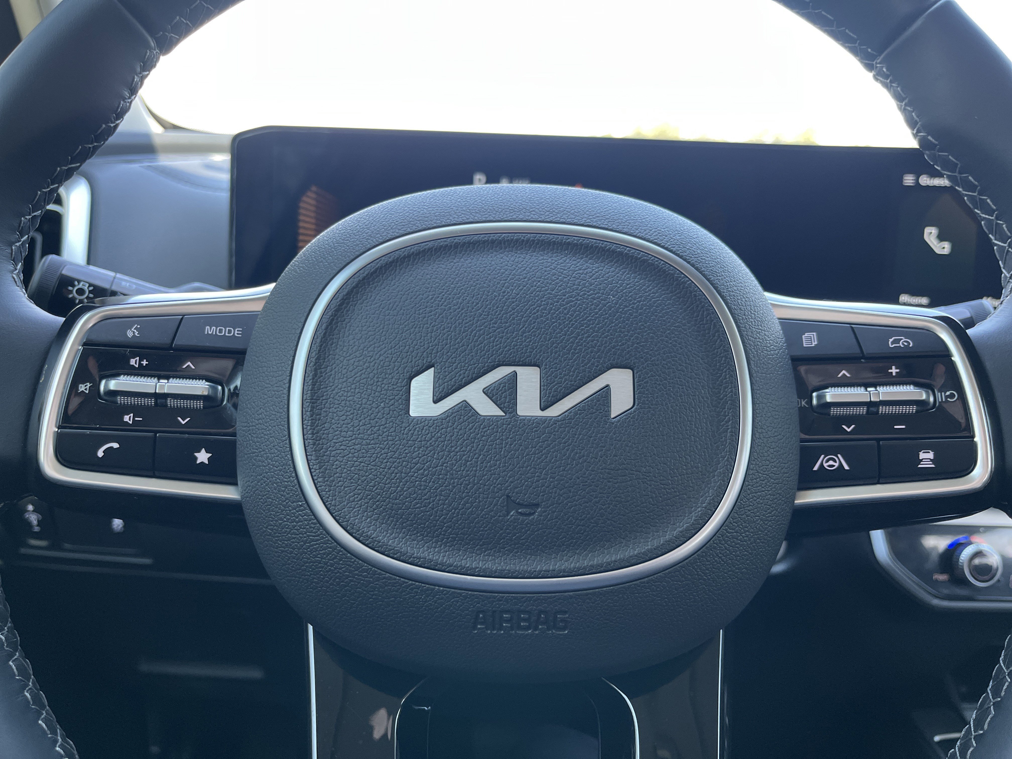 Certified 2025 Kia Sorento S w/ Panoramic Sunroof Package image 13