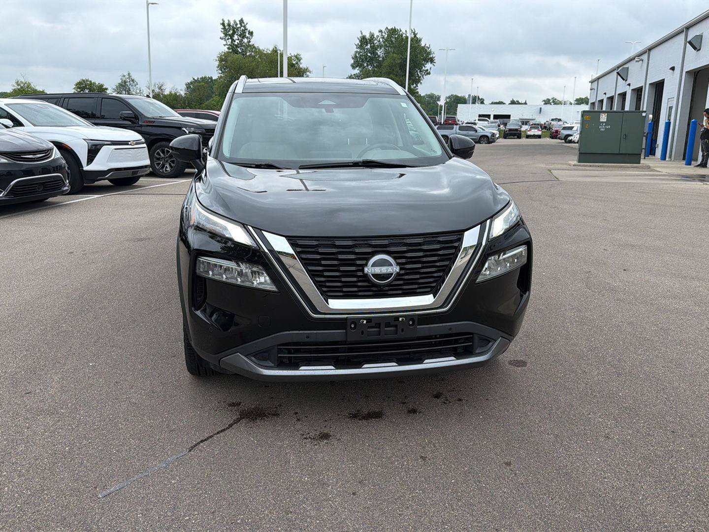Used 2023 Nissan Rogue SL w/ SL Premium Package AWD/4WD image 8