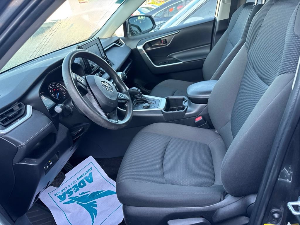 Used 2022 Toyota RAV4 LE AWD/4WD image 5