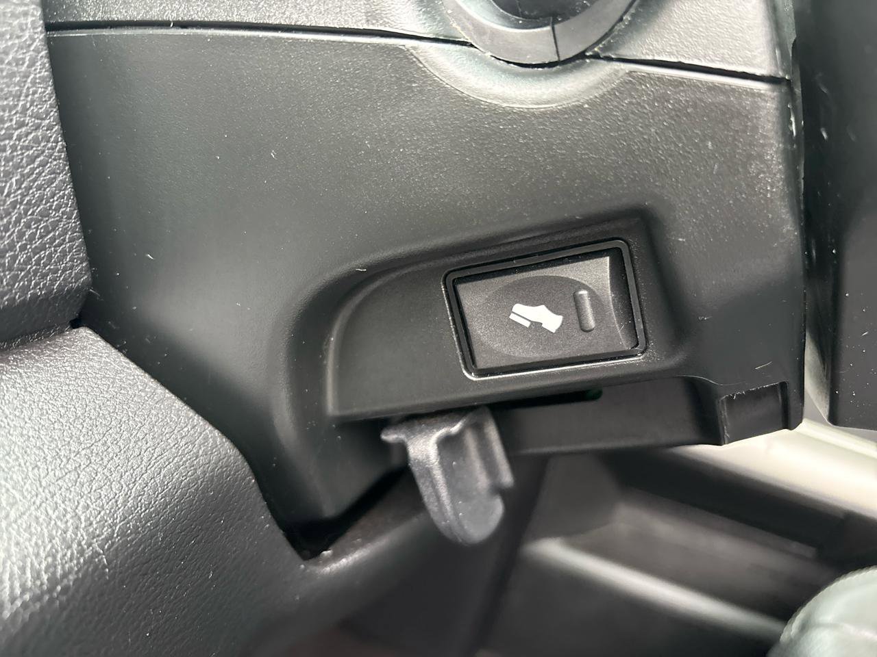 Used 2018 RAM 2500 Laramie w/ Sport Appearance Group AWD/4WD image 12
