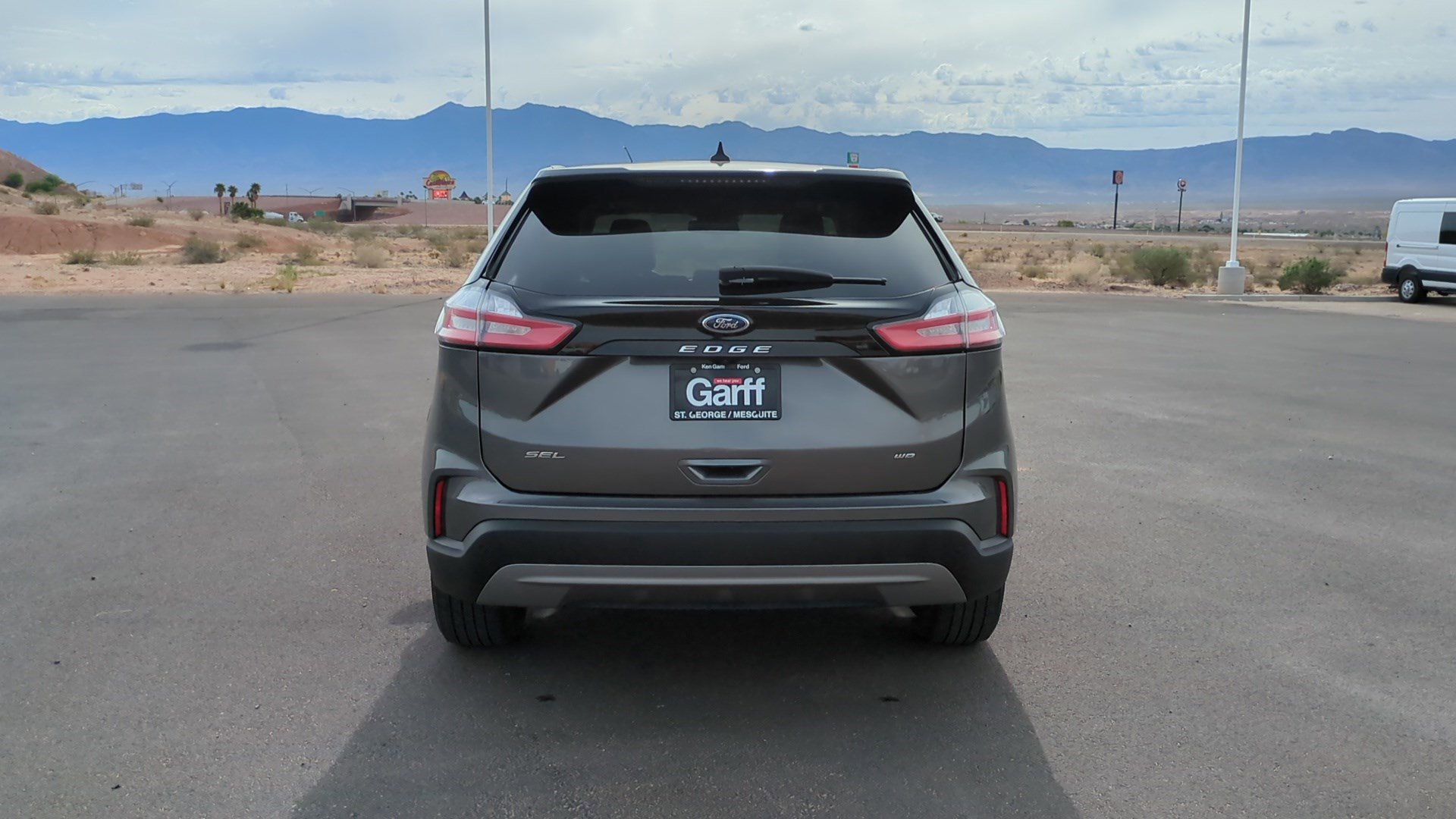 Used 2022 Ford Edge SEL w/ Convenience Package image 4