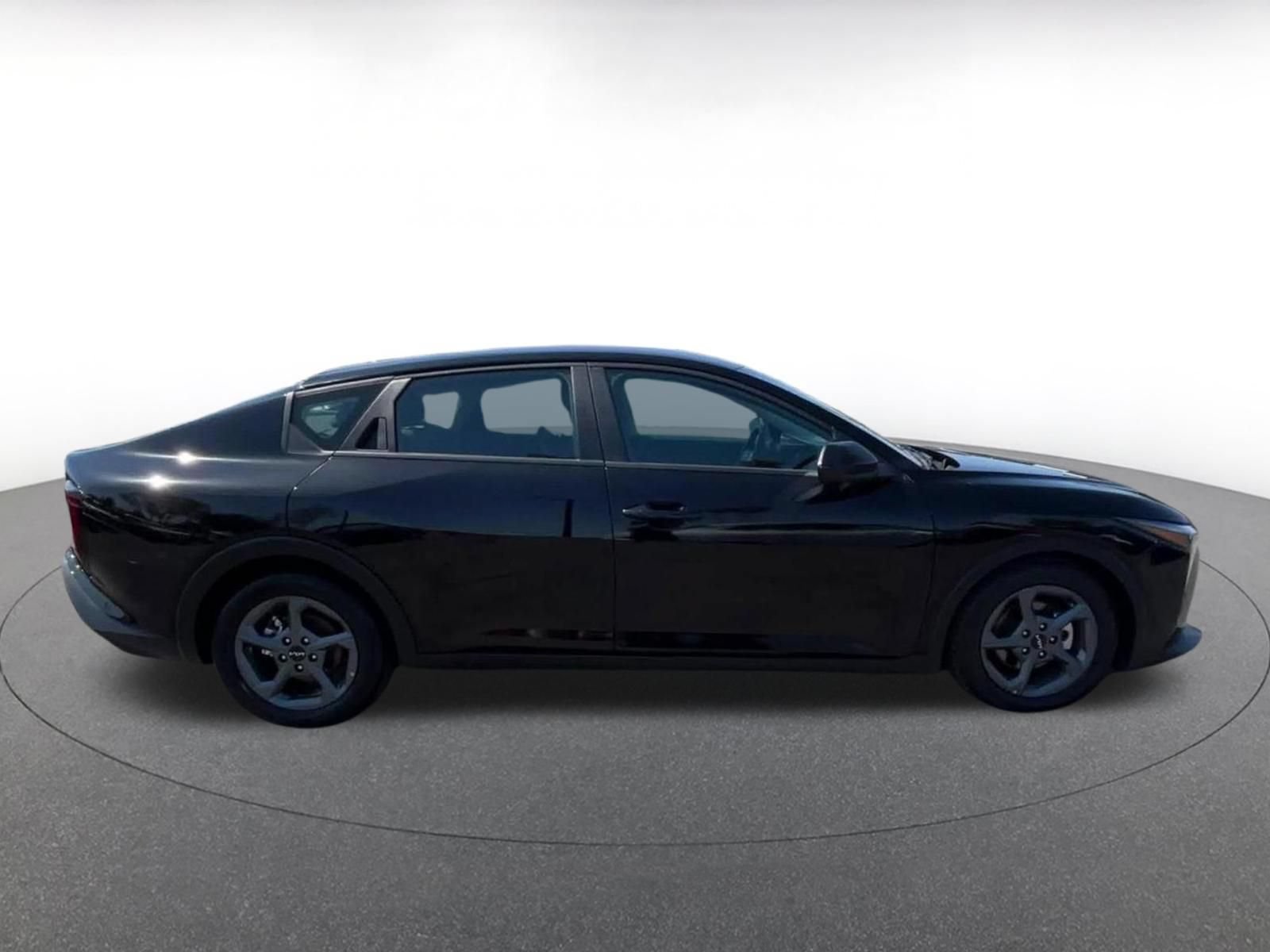 Used 2025 Kia K4 FWD image 14