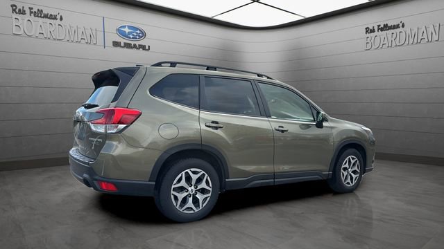 Used 2024 Subaru Forester Premium image 4