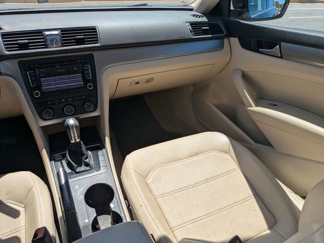 Used 2015 Volkswagen Passat 1.8T Limited Edition image 16