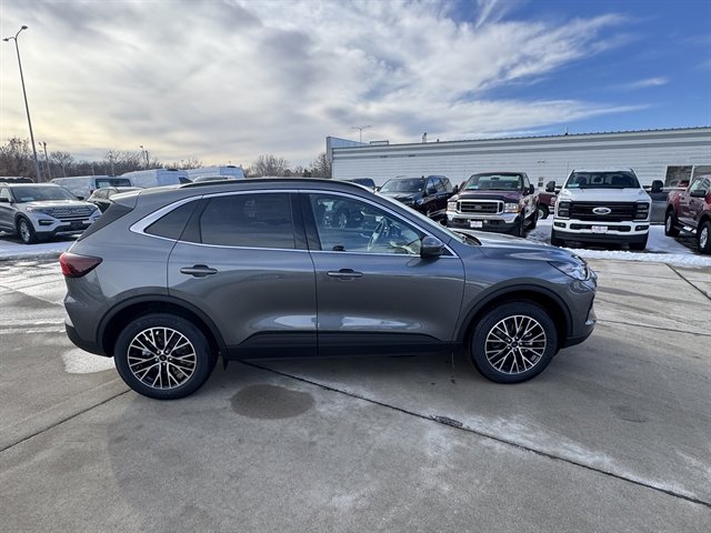 New 2026 Ford Escape SE FWD image 3
