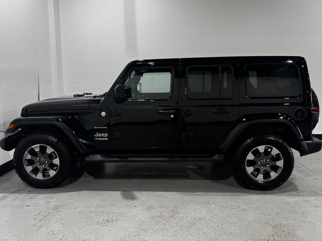Used 2018 Jeep Wrangler Unlimited Sahara w/ Uconnect 4C Nav & Sound Group image 10