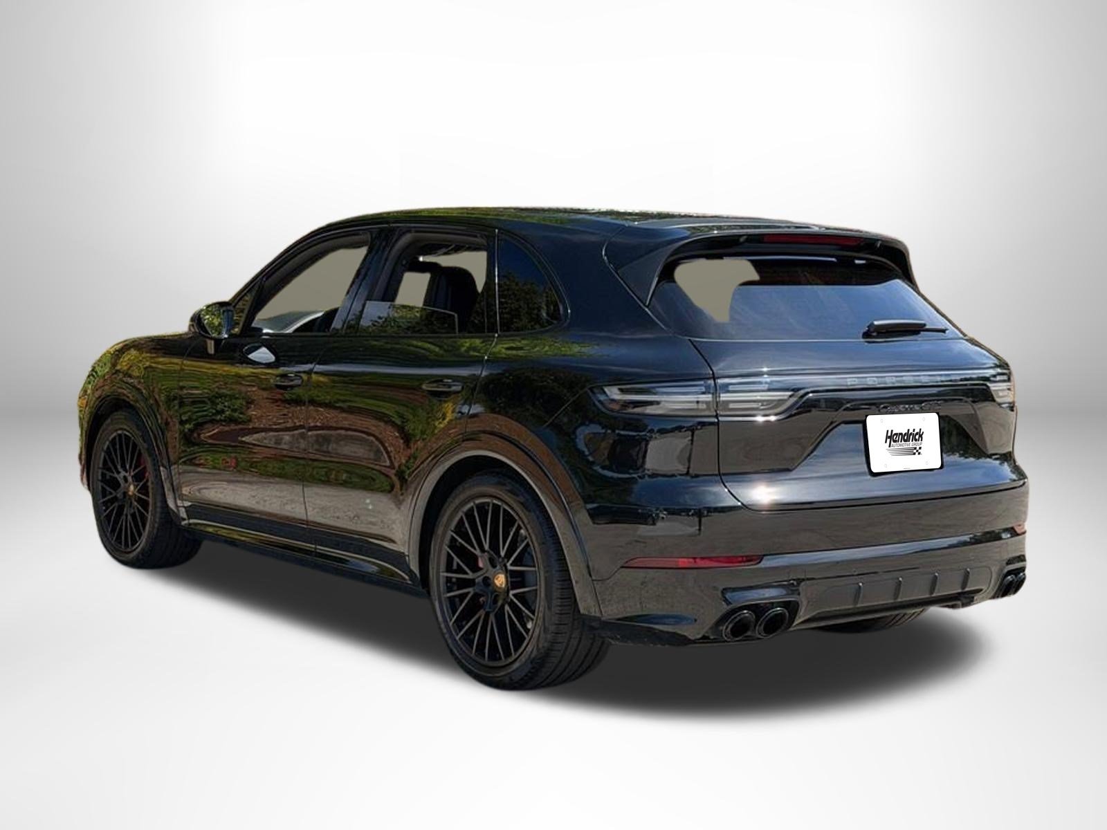 Used 2023 Porsche Cayenne GTS w/ Assistance Package AWD/4WD image 6