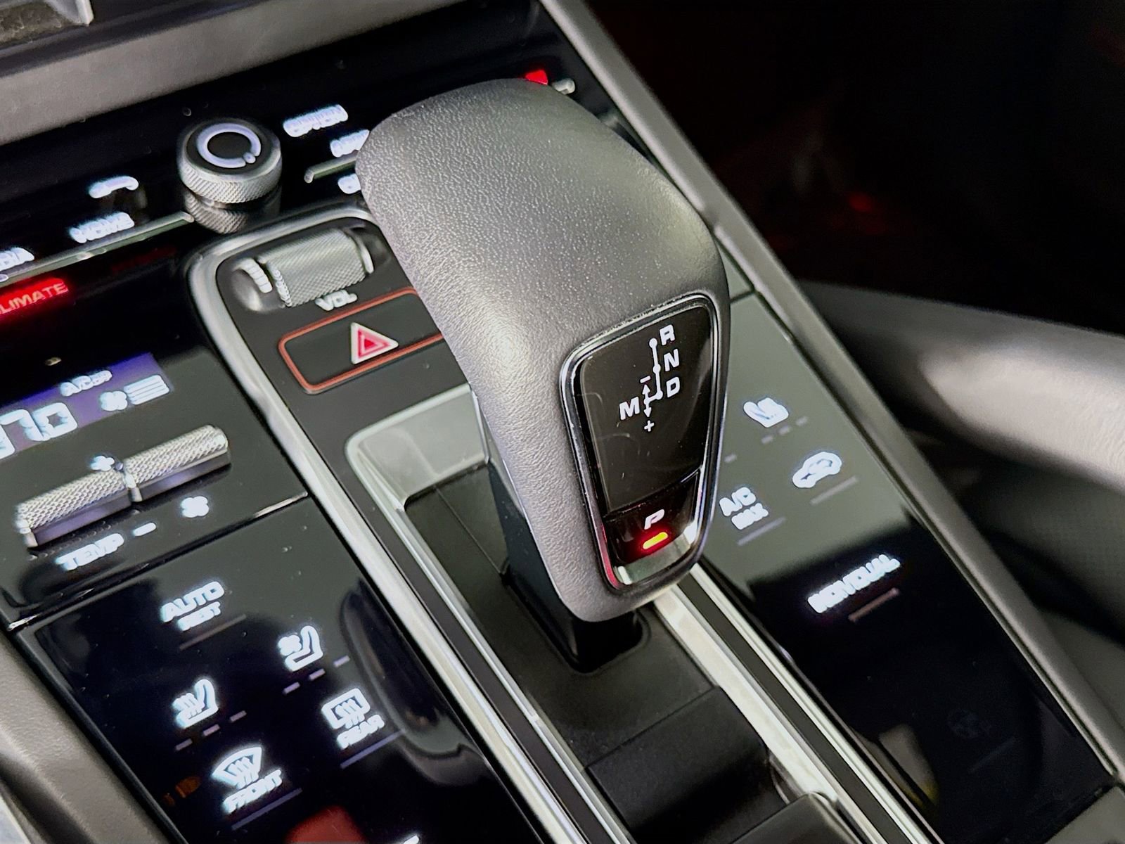 Used 2023 Porsche Cayenne Turbo image 17