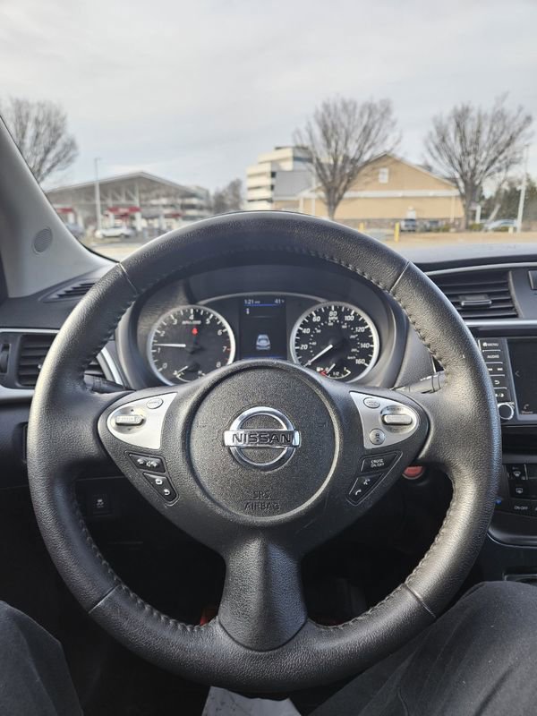 Used 2019 Nissan Sentra SR image 14
