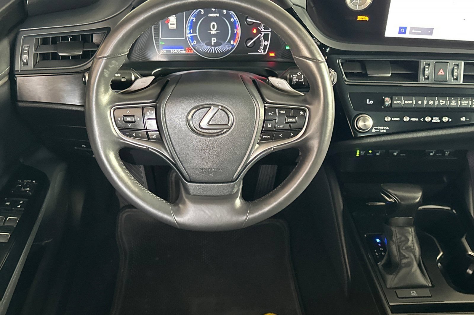 Used 2024 Lexus ES 350 w/ Premium Package FWD image 11