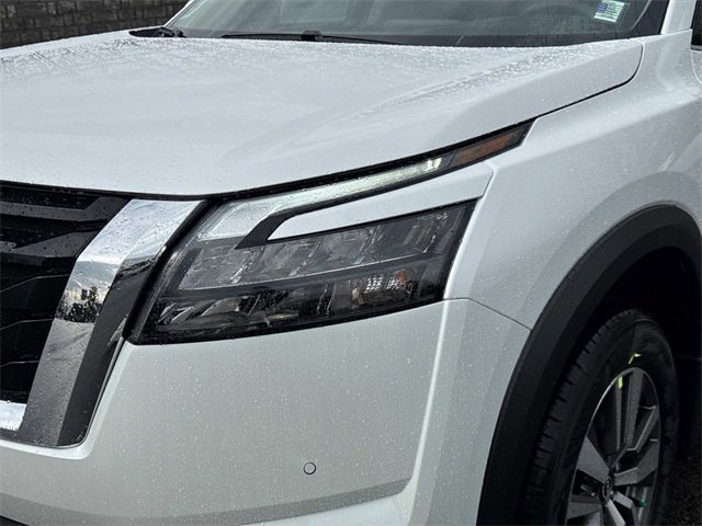 New 2025 Nissan Pathfinder SL image 10