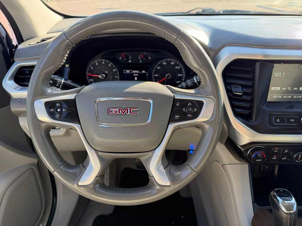 Used 2018 GMC Acadia SLE image 30