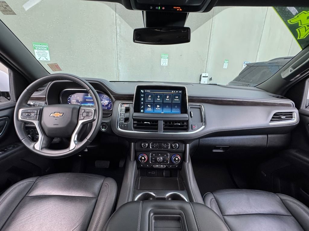 Used 2024 Chevrolet Suburban LT image 4
