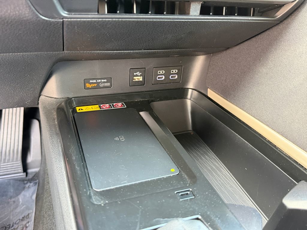 Used 2025 Toyota Camry LE FWD image 27