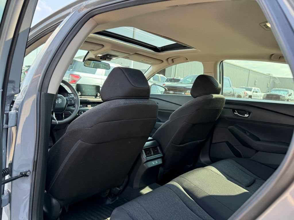 Used 2025 Honda Accord SE image 9