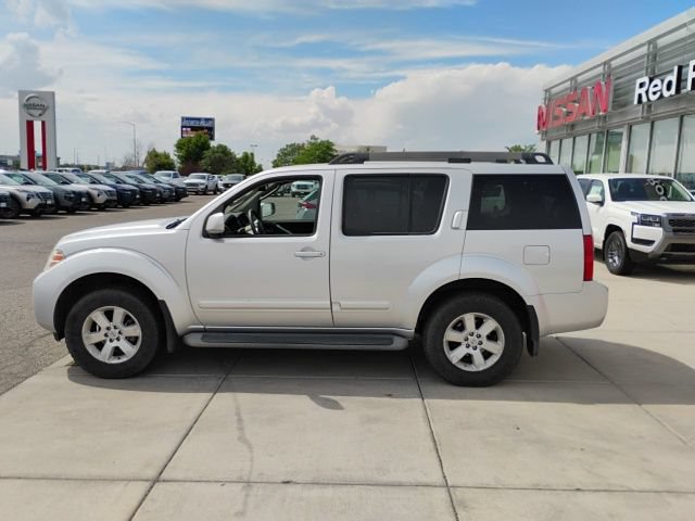 Used 2012 Nissan Pathfinder SV AWD/4WD image 8