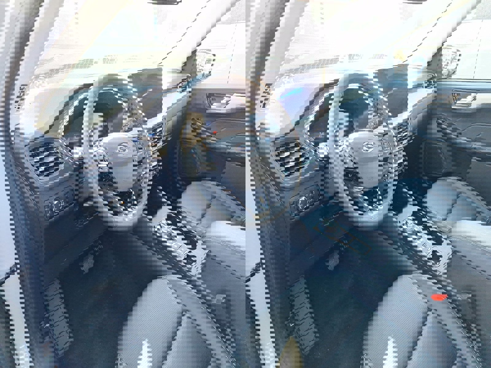 Used 2025 Ford Escape Platinum image 7