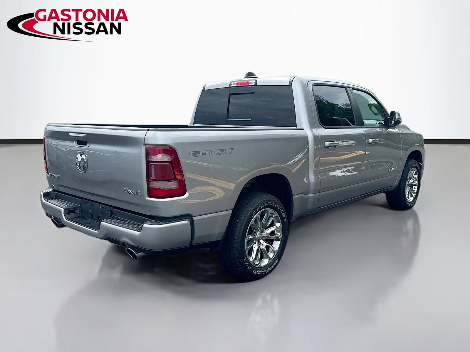 Used 2023 RAM 1500 Laramie AWD/4WD image 9